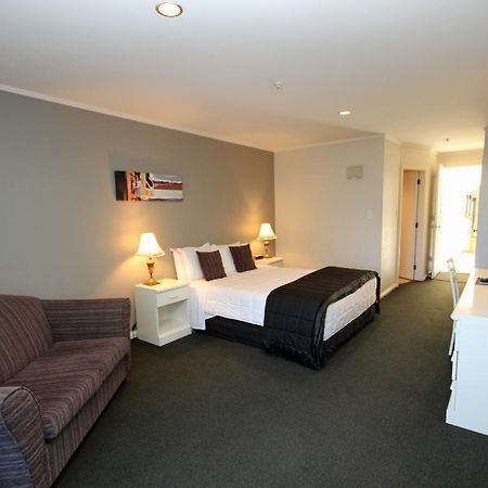 Champers Motor Inn Lower Hutt Extérieur photo