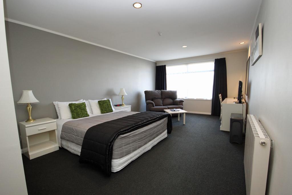 Champers Motor Inn Lower Hutt Extérieur photo