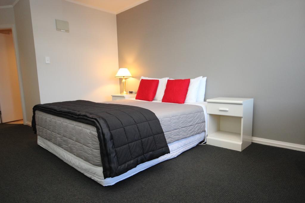 Champers Motor Inn Lower Hutt Extérieur photo