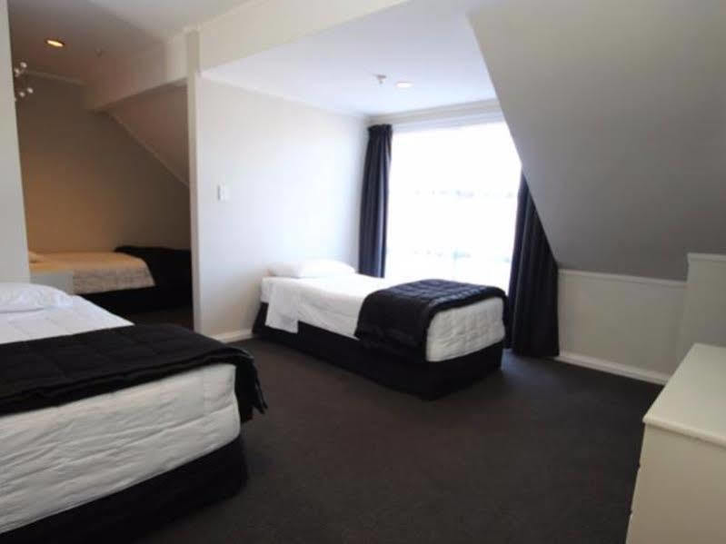 Champers Motor Inn Lower Hutt Extérieur photo