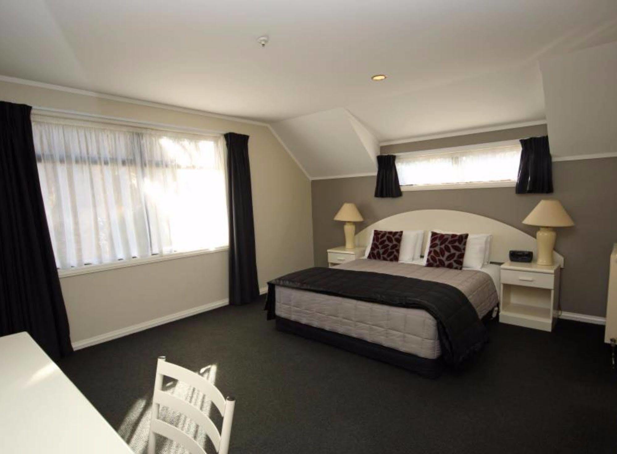 Champers Motor Inn Lower Hutt Extérieur photo