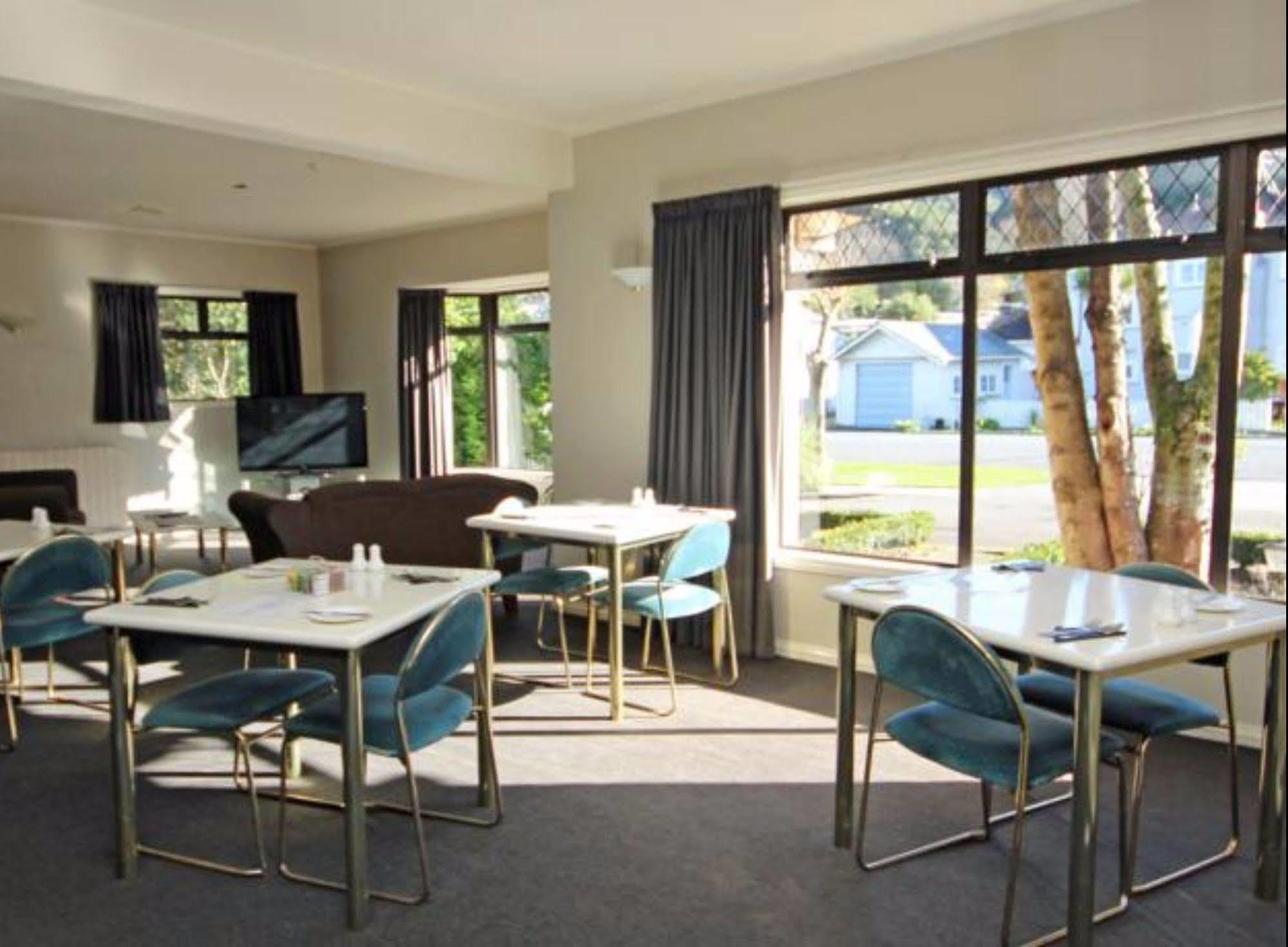 Champers Motor Inn Lower Hutt Extérieur photo